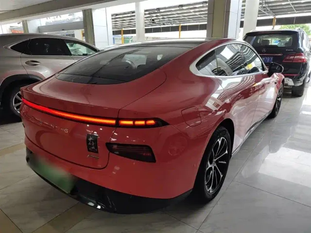 Xpeng P7 — Фото автомобиля 6