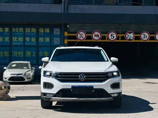 Volkswagen T-Roc — Фото автомобиля 2
