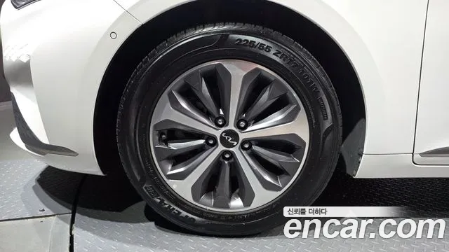 Kia K8 Hybrid — Фото автомобиля 5
