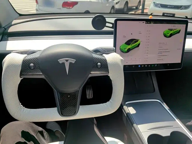 Tesla Model Y — Фото автомобиля 9