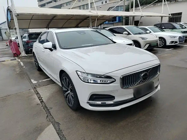 Volvo S90 — Фото автомобиля 3