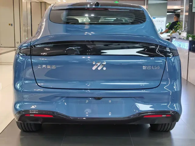 IM Motors LS6 — Фото автомобиля 4