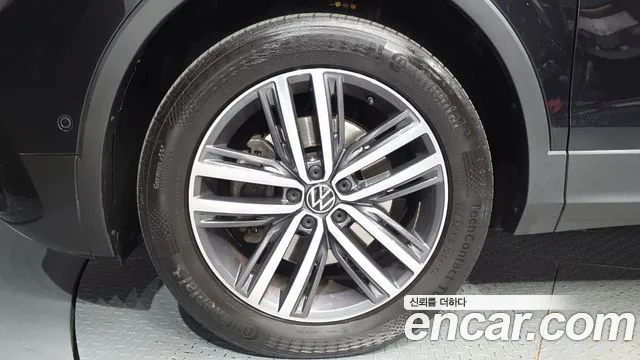 Volkswagen Tiguan — Фото автомобиля 5