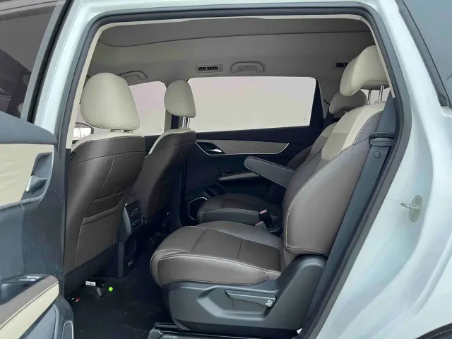 BYD Song MAX — Фото автомобиля 6