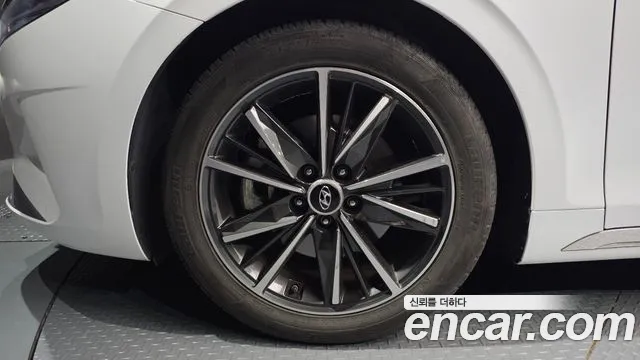 Hyundai Grandeur Grandeur (New) — Фото автомобиля 5