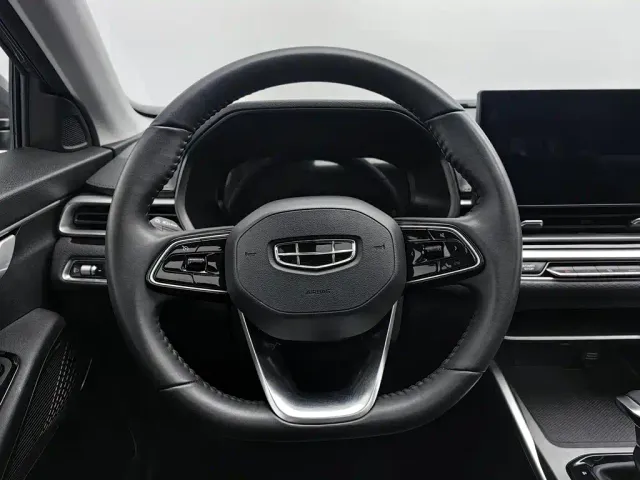 Geely Emgrand — Фото автомобиля 11