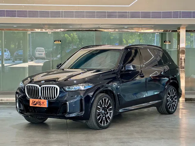 Фотография автомобиля — BMW X5
