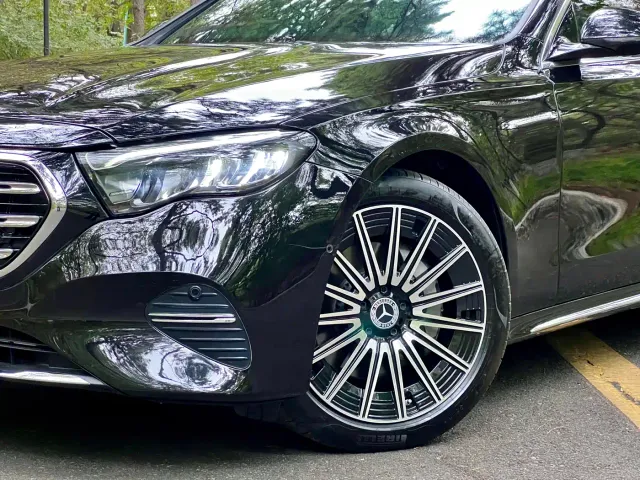 Mercedes-Benz E-Class — Фото автомобиля 2