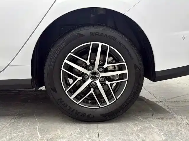 BYD Seal 05 DM-i — Фото автомобиля 17