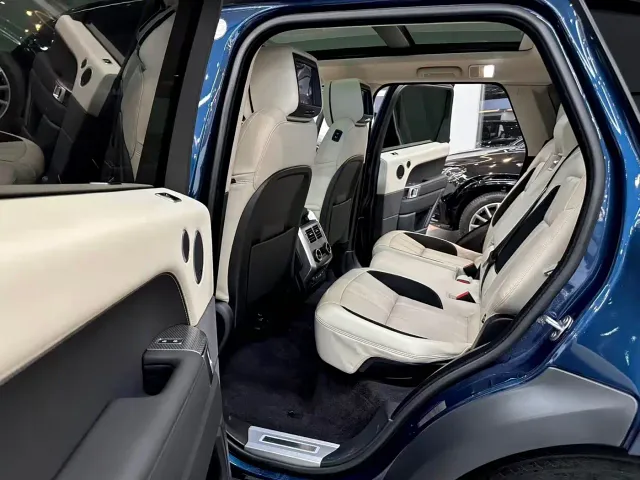 Land Rover Range Rover Sport — Фото автомобиля 7