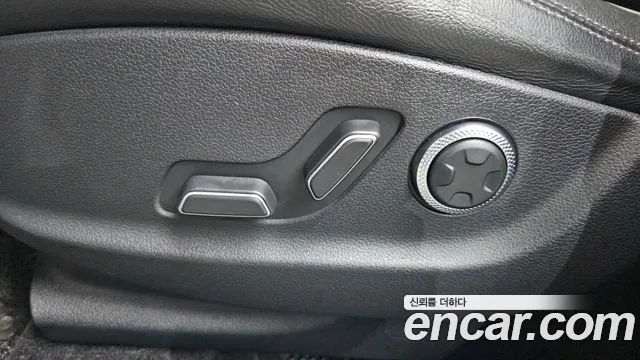 Genesis GV70 2.5T Бензин 2WD — Фото автомобиля 11