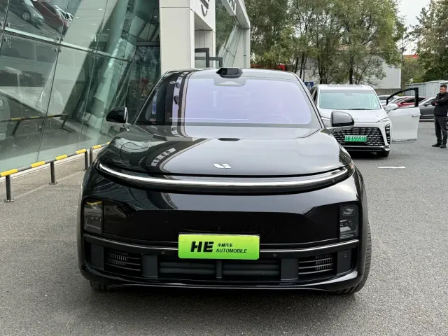 Li Auto L7 — Фото автомобиля 2