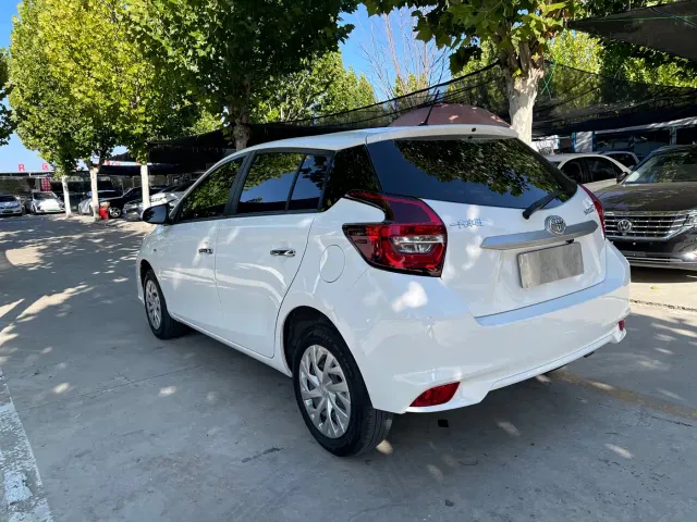 Toyota Vios FS — Фото автомобиля 14