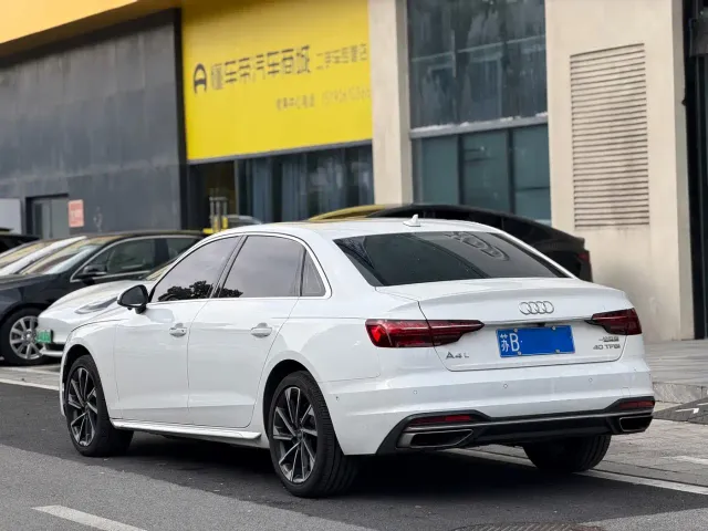 Audi A4L — Фото автомобиля 3