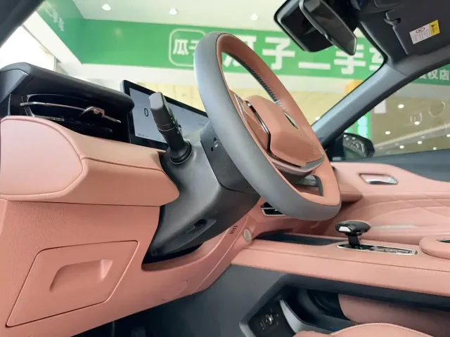 Changan Changan UNI-Z New Energy 2024 Blue Whale Smart Electric iDD 125km Excellence Model — Фото автомобиля 8
