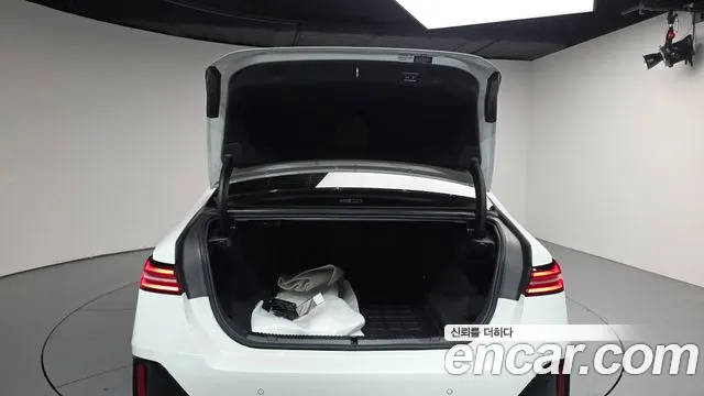 BMW 5 Series G60 — Фото автомобиля 26