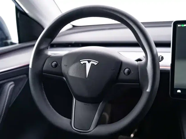 Tesla Model Y — Фото автомобиля 15