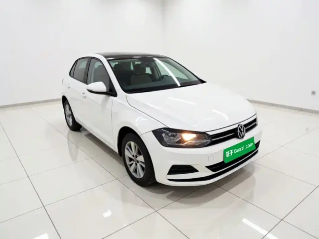 Volkswagen Polo — Фото автомобиля 3