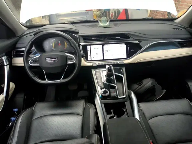 Geely Boyue — Фото автомобиля 9