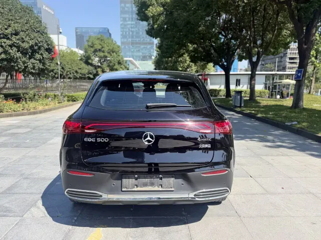 Mercedes-Benz EQE SUV — Фото автомобиля 5