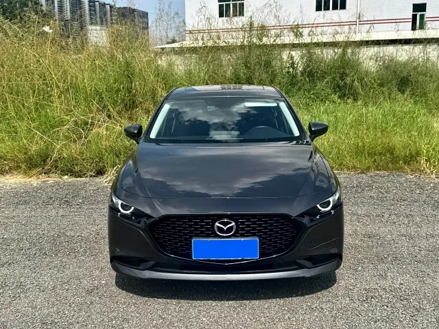 Mazda Axela — Фото автомобиля 4
