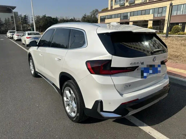 BMW X1 — Фото автомобиля 4