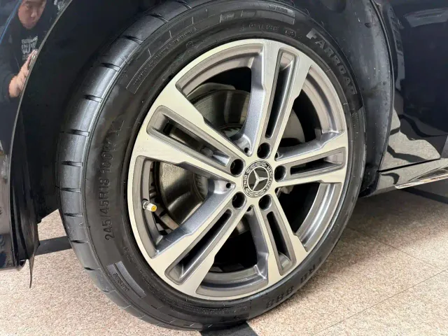 Mercedes-Benz E-Class — Фото автомобиля 18