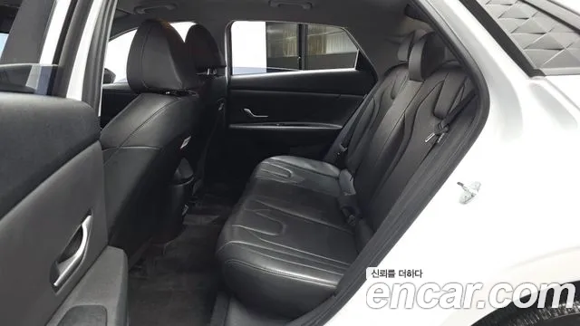 Hyundai Avante CN7 — Фото автомобиля 15