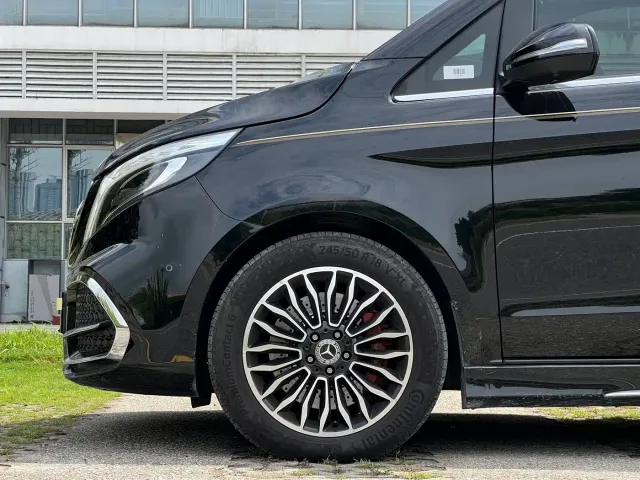 Mercedes-Benz V-Class — Фото автомобиля 25