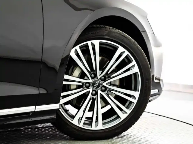 Audi A8 — Фото автомобиля 6