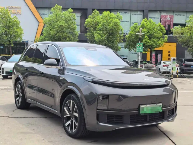 Li Auto L8 — Фото автомобиля 3