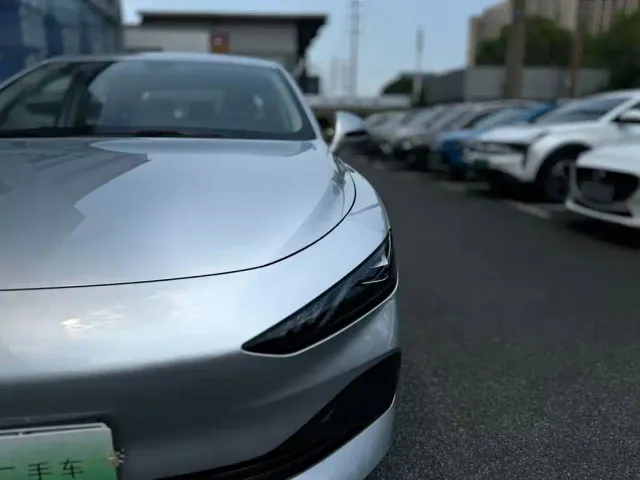 Roewe D7 — Фото автомобиля 5