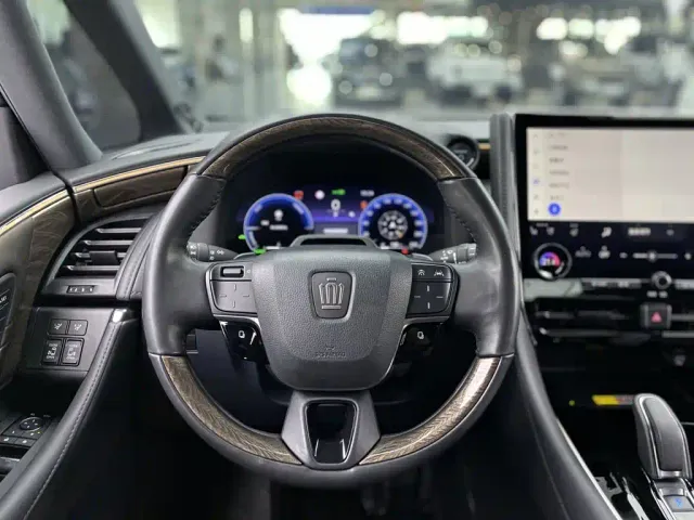 Toyota Vellfire — Фото автомобиля 12