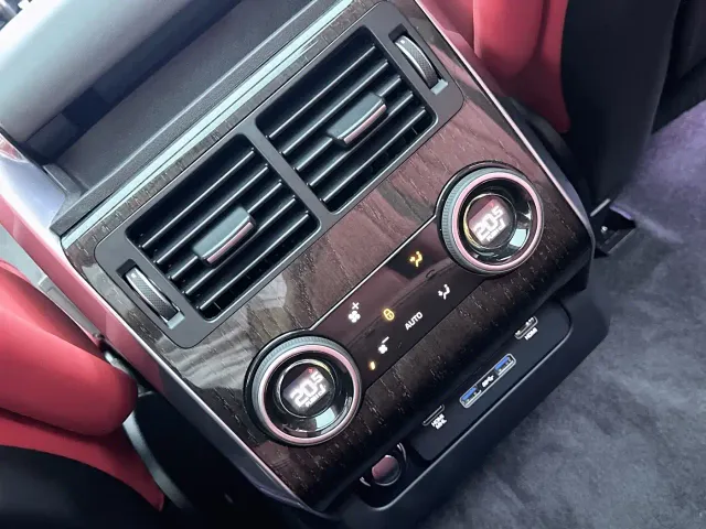 Land Rover Range Rover Sport — Фото автомобиля 10