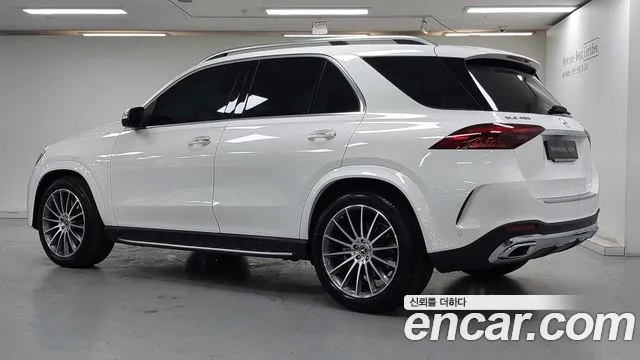 Mercedes-Benz GLE-Class — Фото автомобиля 2