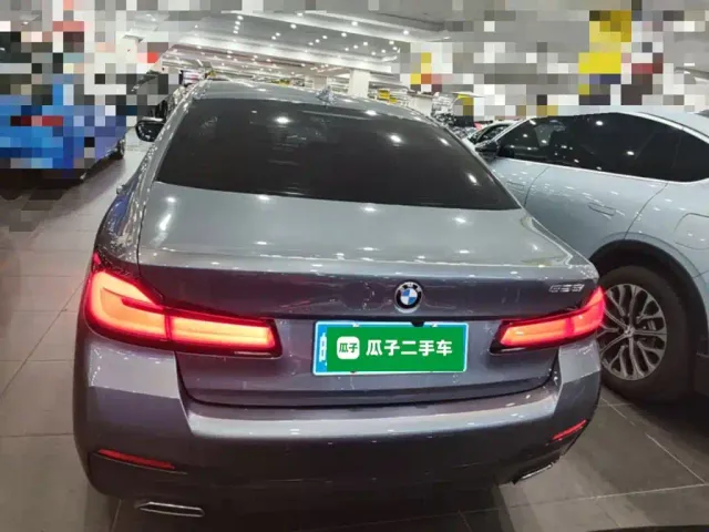 BMW 5 Series — Фото автомобиля 5