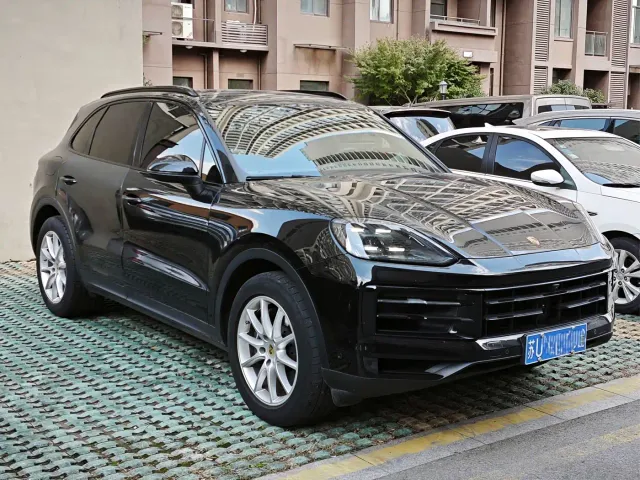 Porsche Cayenne — Фото автомобиля 3