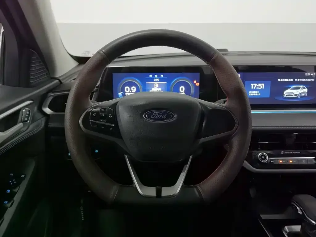 Ford Ford Escort 2021 1.5L Automatic Gold Edition — Фото автомобиля 11