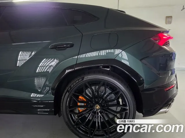 Lamborghini Urus — Фото автомобиля 2