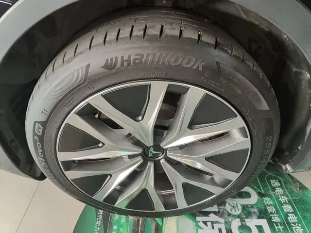 Tesla Model Y — Фото автомобиля 22