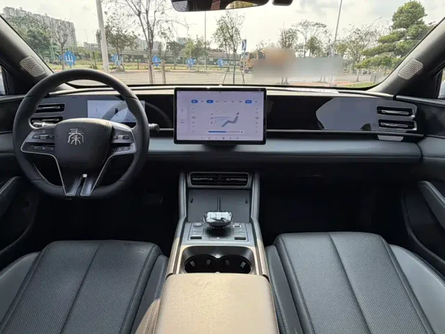 BYD Qin L — Фото автомобиля 10
