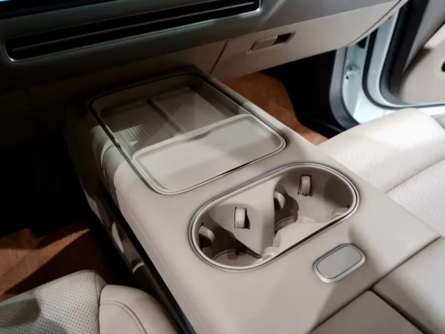 Li Auto i6 — Фото автомобиля 9