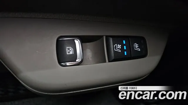 Kia Carnival Generation 4 — Фото автомобиля 17