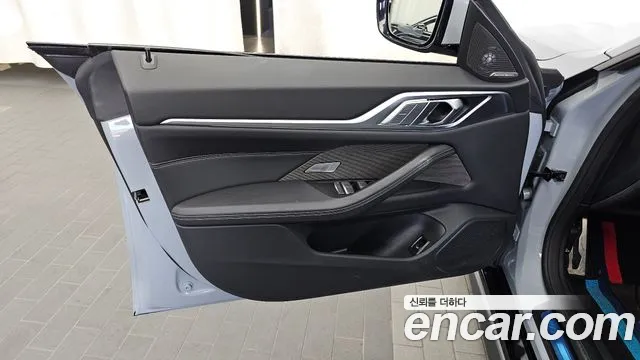 BMW i4 — Фото автомобиля 13