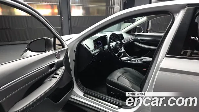 Hyundai Sonata Sonata (DN8) 2.0 LPG(Для проката) — Фото автомобиля 10