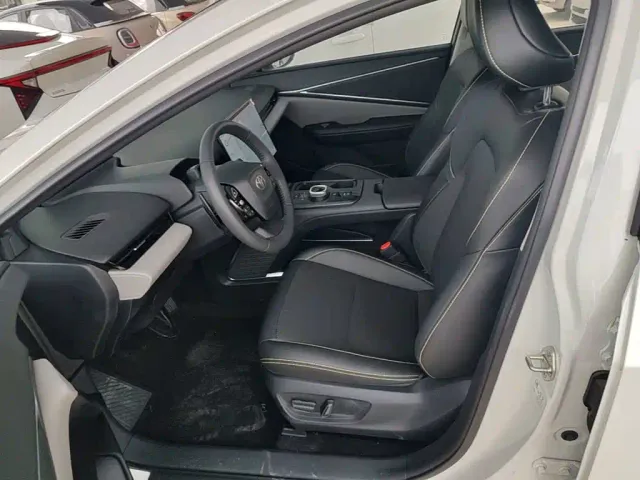 Toyota bZ5 — Фото автомобиля 14