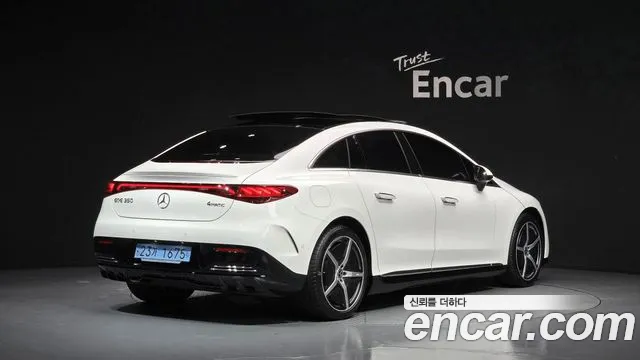 Mercedes-Benz EQE — Фото автомобиля 3