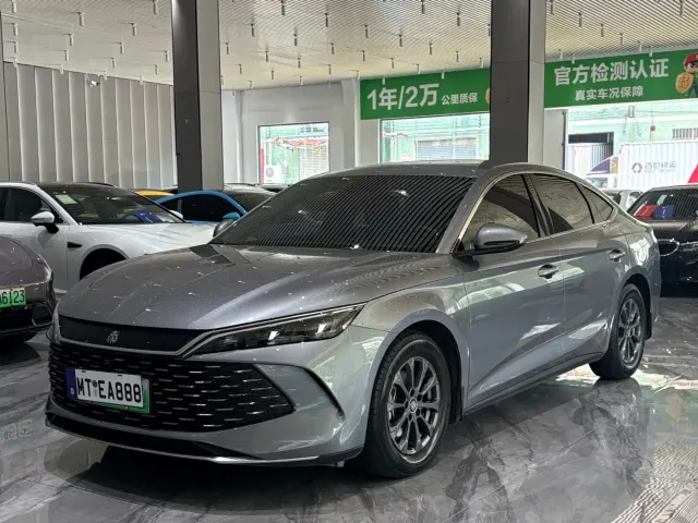 Фотография автомобиля — BYD Qin L
