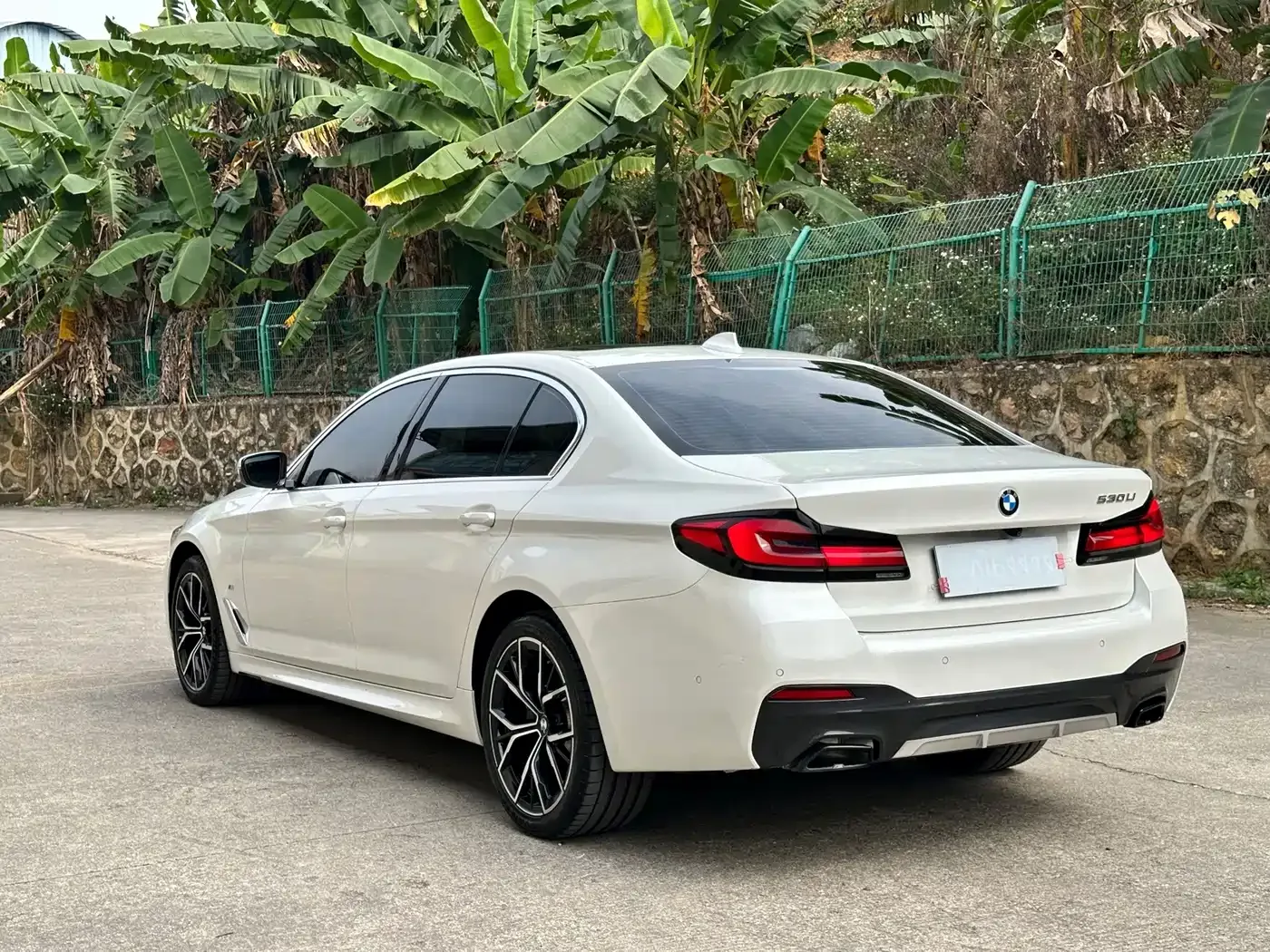 BMW BMW 5 Series 2022 Facelift 530Li Premium M Sport Package — Фото автомобиля 4