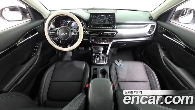 Kia Seltos — Фото автомобиля 10